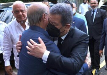 Leonel acude a darle el pesame a Hipólito