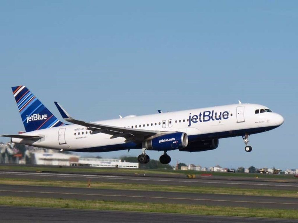 JetBlue investiga un problema de presurización en un avión con destino a RD