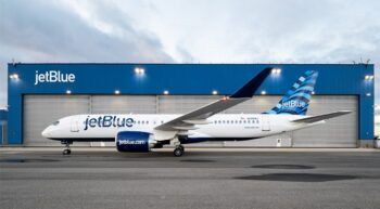 Arrestan a piloto JetBlue que iba a volar borracho y con un arma de Nueva York a Florida