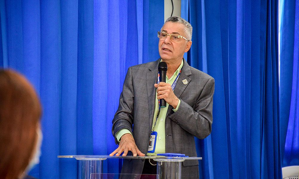 Manuel Jiménez suspende brigada del Ayuntamiento que golpeó a frutero
