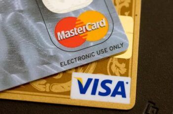 Visa y Mastercard impiden a bancos rusos usar su red de tarjetas de crédito