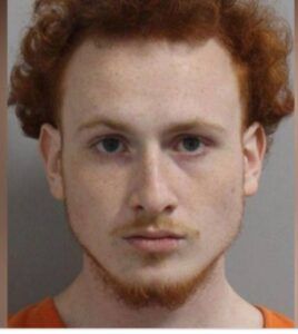 Joven mata a su madre por pedirle que dejara de fumar en casa