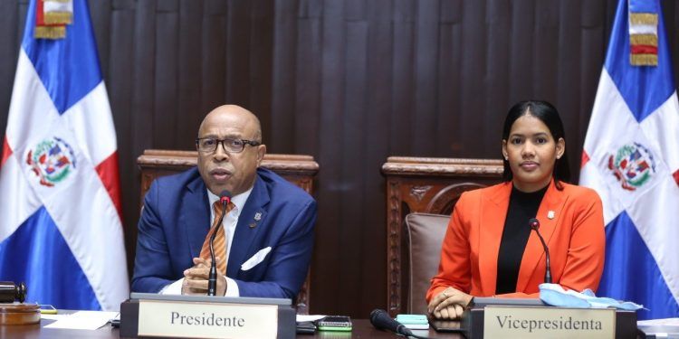 Diputados aprueban en segunda lectura proyecto que elimina aranceles