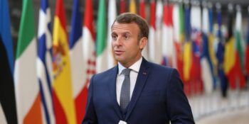 Macron plantea un embargo europeo al petróleo y al carbón ruso tras Bucha