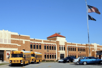 Arrestan niño de 12 años en Florida por amenazar con tiroteo en colegio
