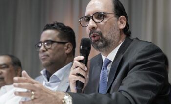 Fuerza del Pueblo cataloga de inoportuna e inviable propuesta de reforma constitucional