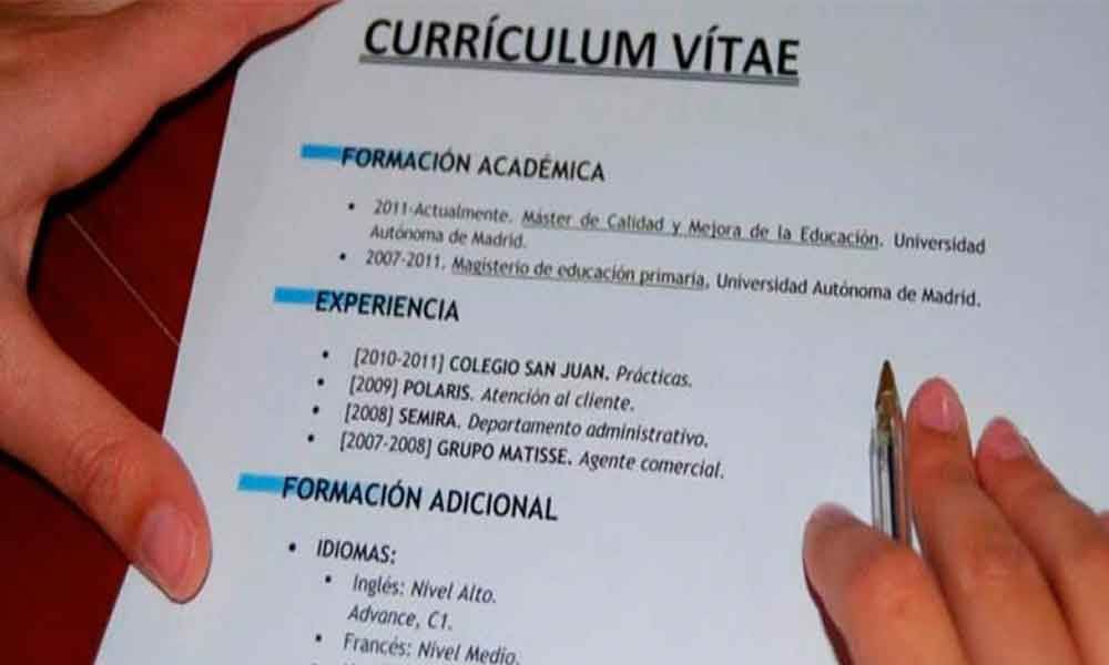 Cosas que debe eliminar del currículum a la hora de buscar empleo