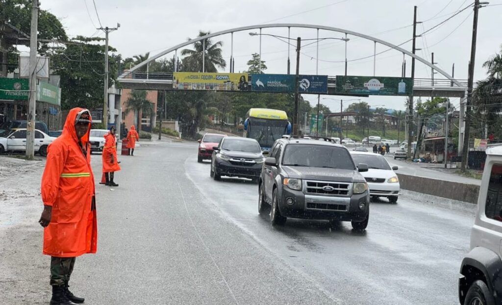 Fue regulado el tránsito en el km 22 de la autopista Duarte