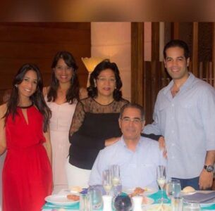 Director de Pasaportes tiene familia entera trabajando en la institución