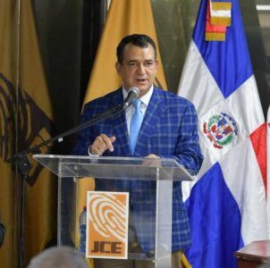 JCE recuerda que solo pueden estar en los colegios electorales delegados acreditados