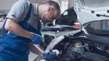 Los 5 elementos a revisar de un auto antes de viajar