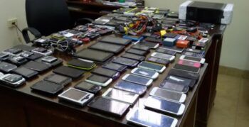 Autoridades incautaron cientos de celulares robados