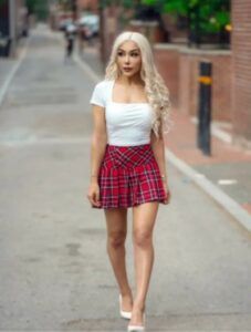 La modelo «superdotada» que les hace un test de inteligencia a los hombres en su primera cita