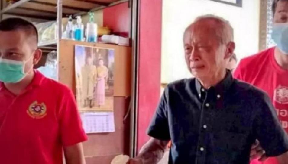 Un tailandes espera 21 años para incinerar a su esposa muerta con la que seguía durmiendo