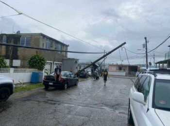 Tornado en Puerto Rico causa daños en residencias y en red eléctrica