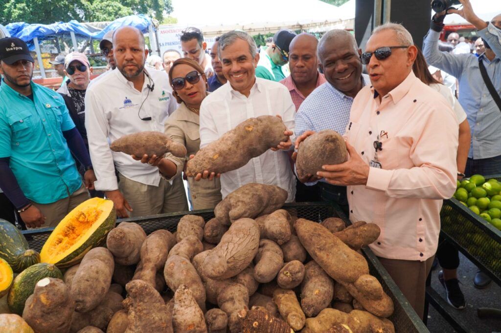 Inicia con éxito feria “Inespre Está de Madre” en San Pedro de Macorís