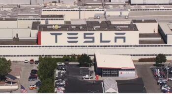 Tesla busca empleados en todo el mundo