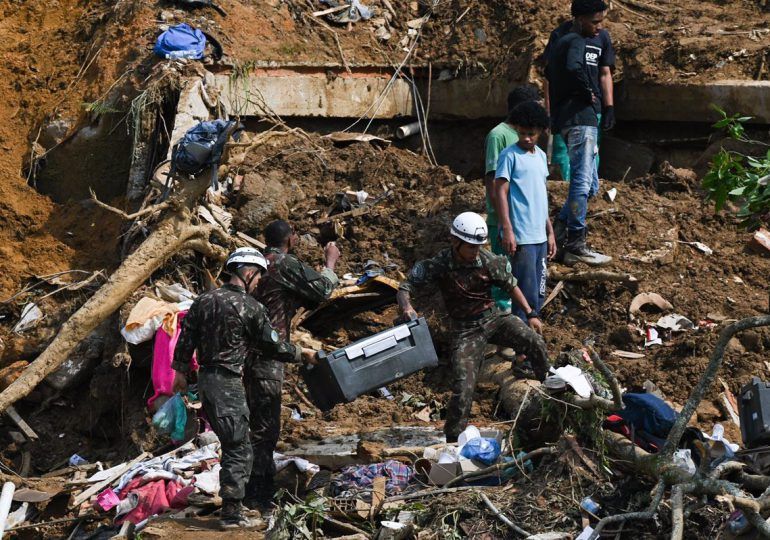 44 muertos y 56 desparecidos por fuertes lluvias en Brasil