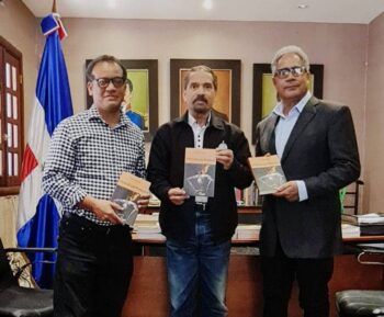 Efemérides Patrias auspicia edición del libro “Pensar las Formas”