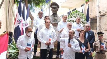 Efemérides Patrias realiza acto solemne en el 61 aniversario del asesinato del Teniente Amado García Guerrero