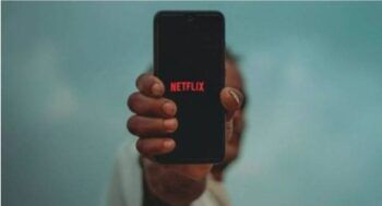 Netflix planea bajar precios de suscripción a cambio de incluir publicidad