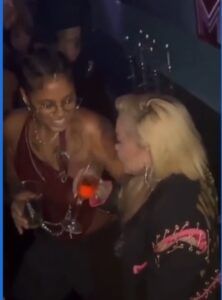 Sigue la fiesta entre Madonna y Tokischa