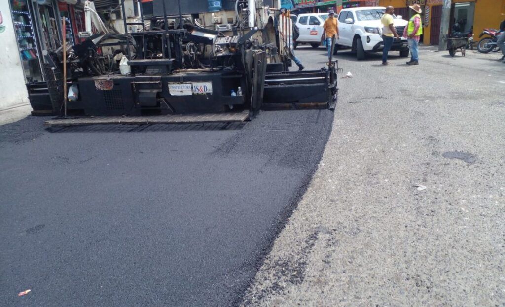 Obras Púbicas da respuesta al grito desesperado de moradores de Manoguayabo