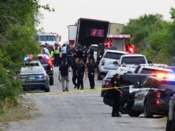 Se elevan a 51 los migrantes muertos en un tráiler en Texas