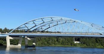 Madre muere mientras rescataba a sus hijos en un río