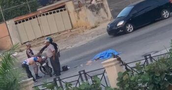 Matan supuesto atracador y detienen a dos más en la Jacobo Majluta