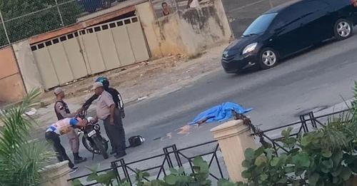 Matan supuesto atracador y detienen a dos más en la Jacobo Majluta