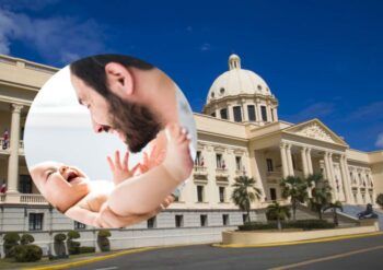 Aumentan licencia y permiso para paternidad en la administración pública