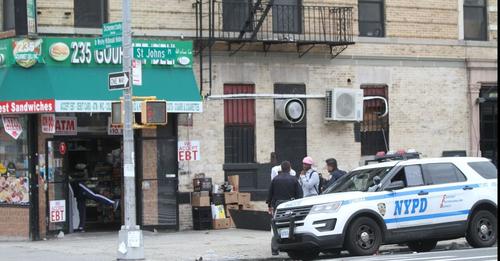 Ciclista sicario mató a balazos a pasajero de auto en semáforo de Nueva York