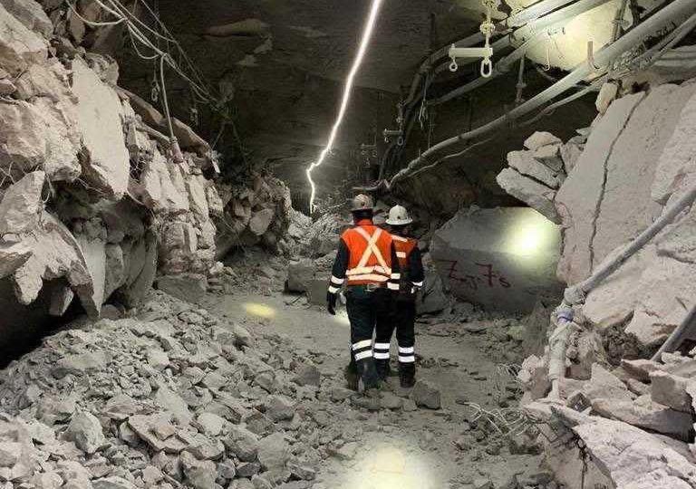 Hay dos personas atrapadas tras derrumbe en mina subterránea de Maimón