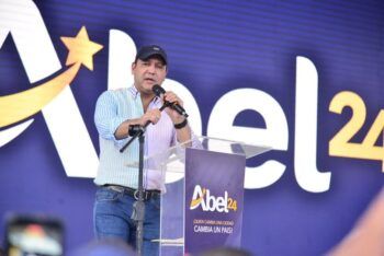 Abel Martínez juramenta estructura del sector magisterial en el Gran Santo Domingo