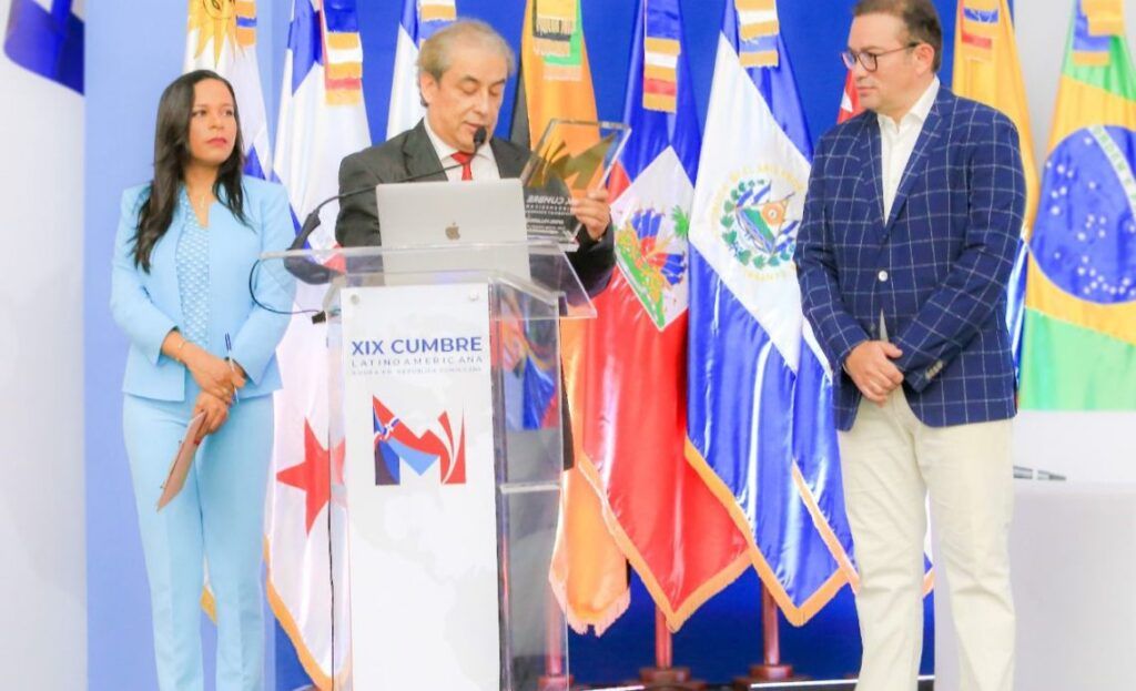 Destacan impacto de XlX Cumbre Latinoamericana para la formación de líderes políticos
