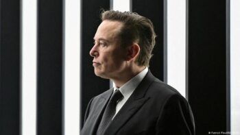 “EL ACUERDO DE TWITTER ESTÁ MUERTO, LARGA VIDA A ‘TRUTH””, publicó en Truth Social.