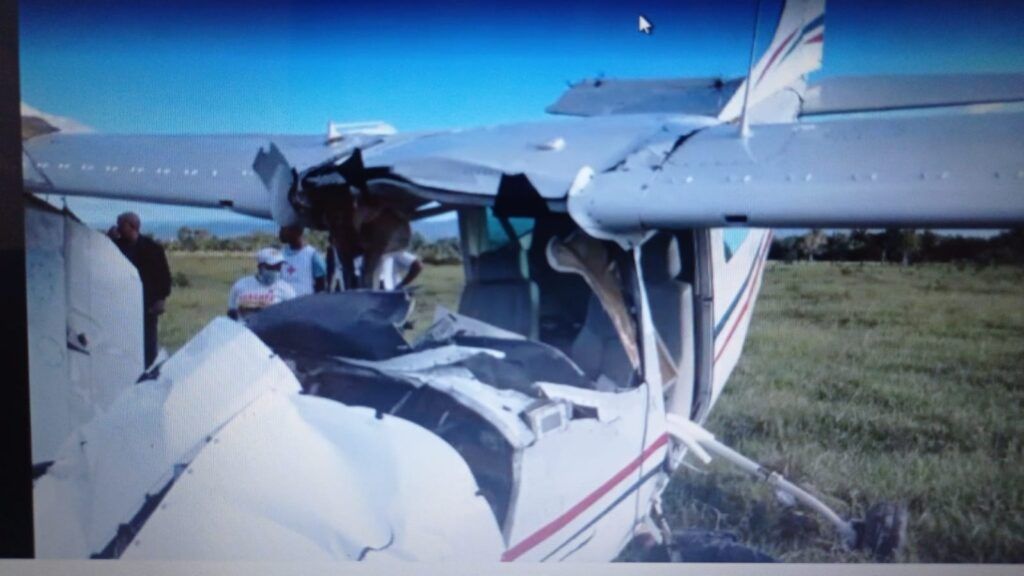 Un muerto y un herido tras avioneta precipitarse en Puerto Plata