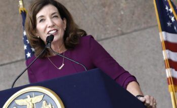 Nueva York revisará las redes sociales antes de otorgar las licencia de armas