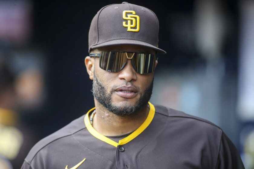 Cambian a Robinson Canó a Bravos