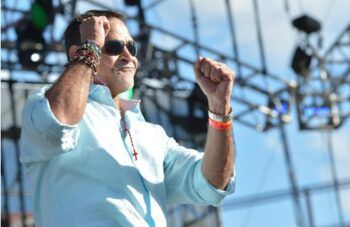 Muere el salsero Héctor Tricoche