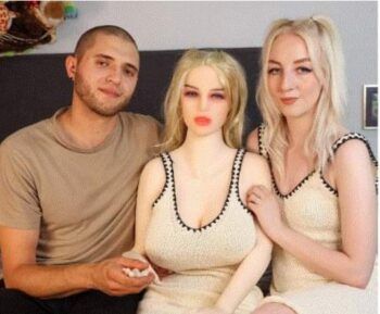 Compra muñeca sexual para hacer tríos con su esposo