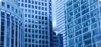 Niño de 3 años muere tras caer desde el piso 18 de un apartamento en Chicago