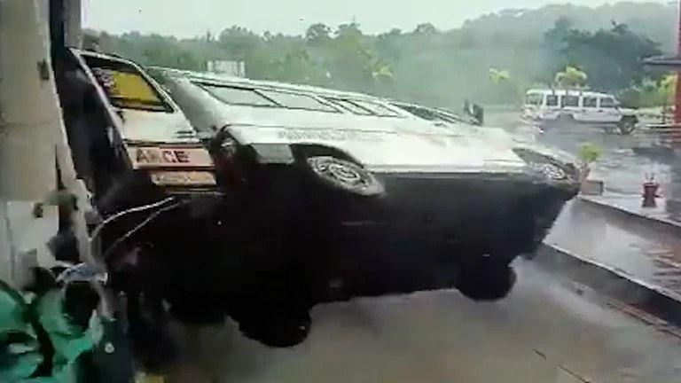 Cuatro muertos en la India tras choque de una ambulancia en un peaje