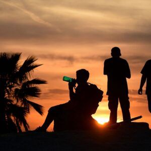 Chubascos dispersos en la tarde y temperaturas calurosas