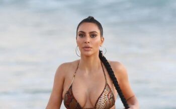 Kim Kardashian y el bikini metálico