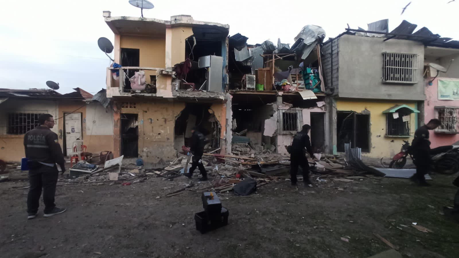 Gran explosión deja fallecidos y casas afectadas en Ecuador