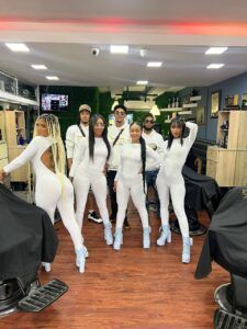 Santana Barber Shop se ha convertido en la peluquería de los famosos en RD