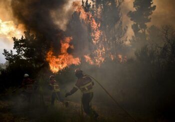 Gran fuego  en el este de España se reaviva y amenaza parque natural