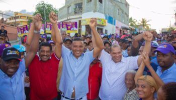 Desmienten sea del PRM dirigente choferíl juramentado en la Fuerza del Pueblo en Los Guaricanos